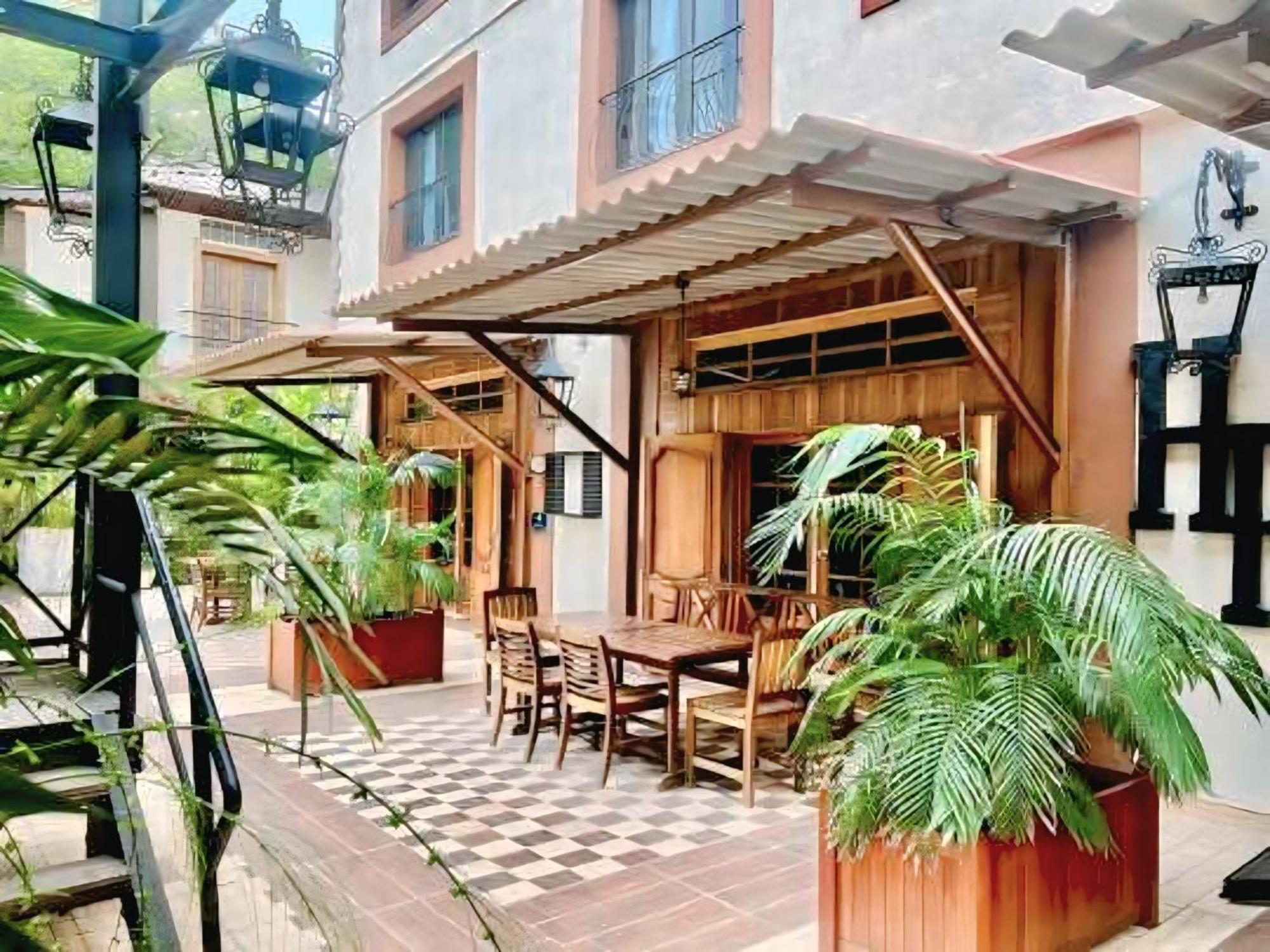 Boutique Hotel Pavillon Abidjan Exterior photo